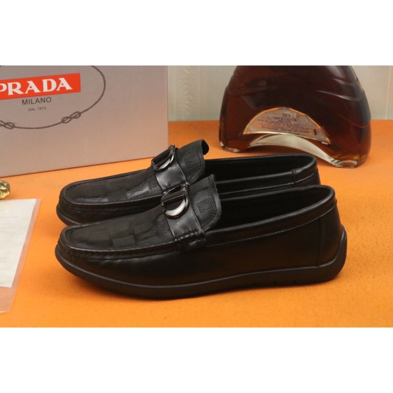Pra*a leather shoes